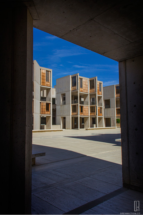 frame view to plaza Salk Institute Louis Kahn หลุยส์ คาห์น
