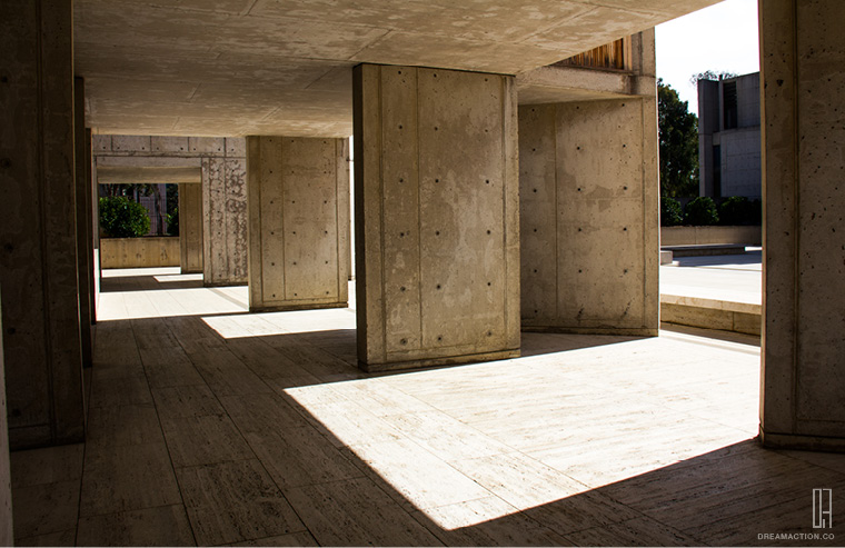 hallway fin Salk Institute Louis Kahn หลุยส์ คาห์น