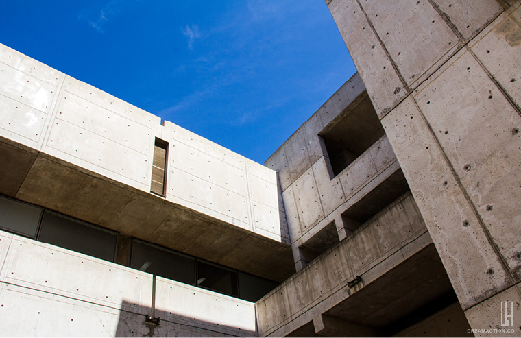 court space 2 Salk Institute Louis Kahn หลุยส์ คาห์น