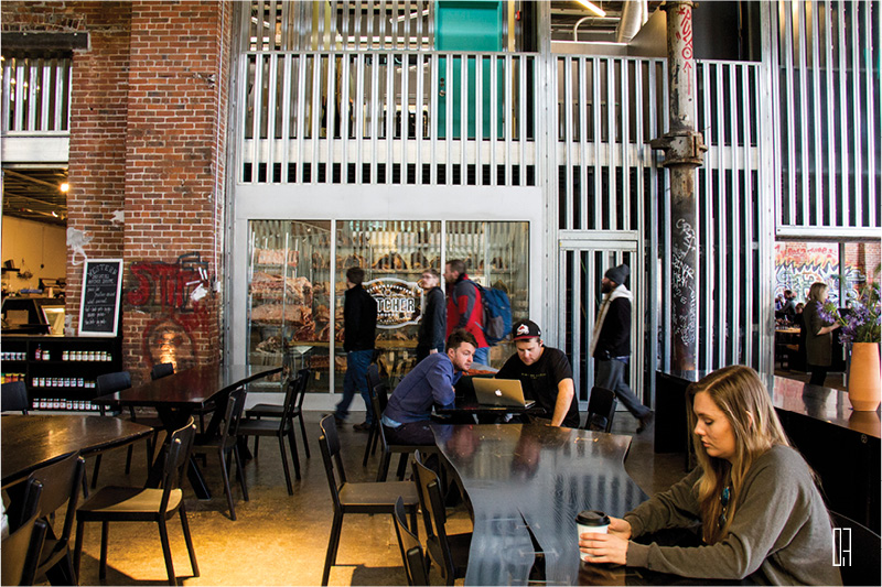สถาปัตยกรรมพลิกแหล่งอุตสาหกรรม ให้เป็นย่าน Hangout มัน ๆ ที่ RINO Art District, Denver